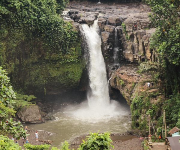 Tegenungan Waterfall2